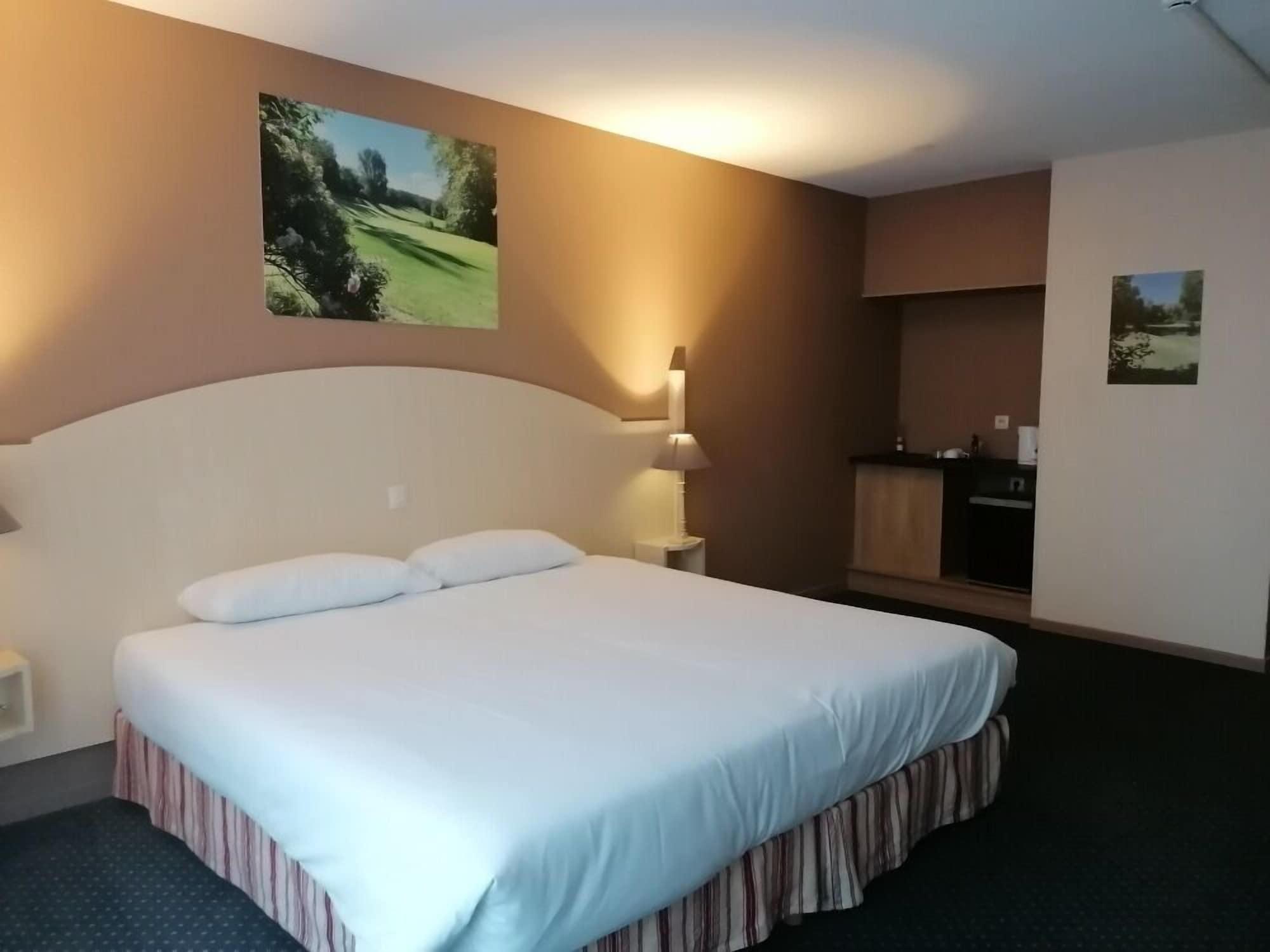 Best Western Golf D'Albon Екстериор снимка