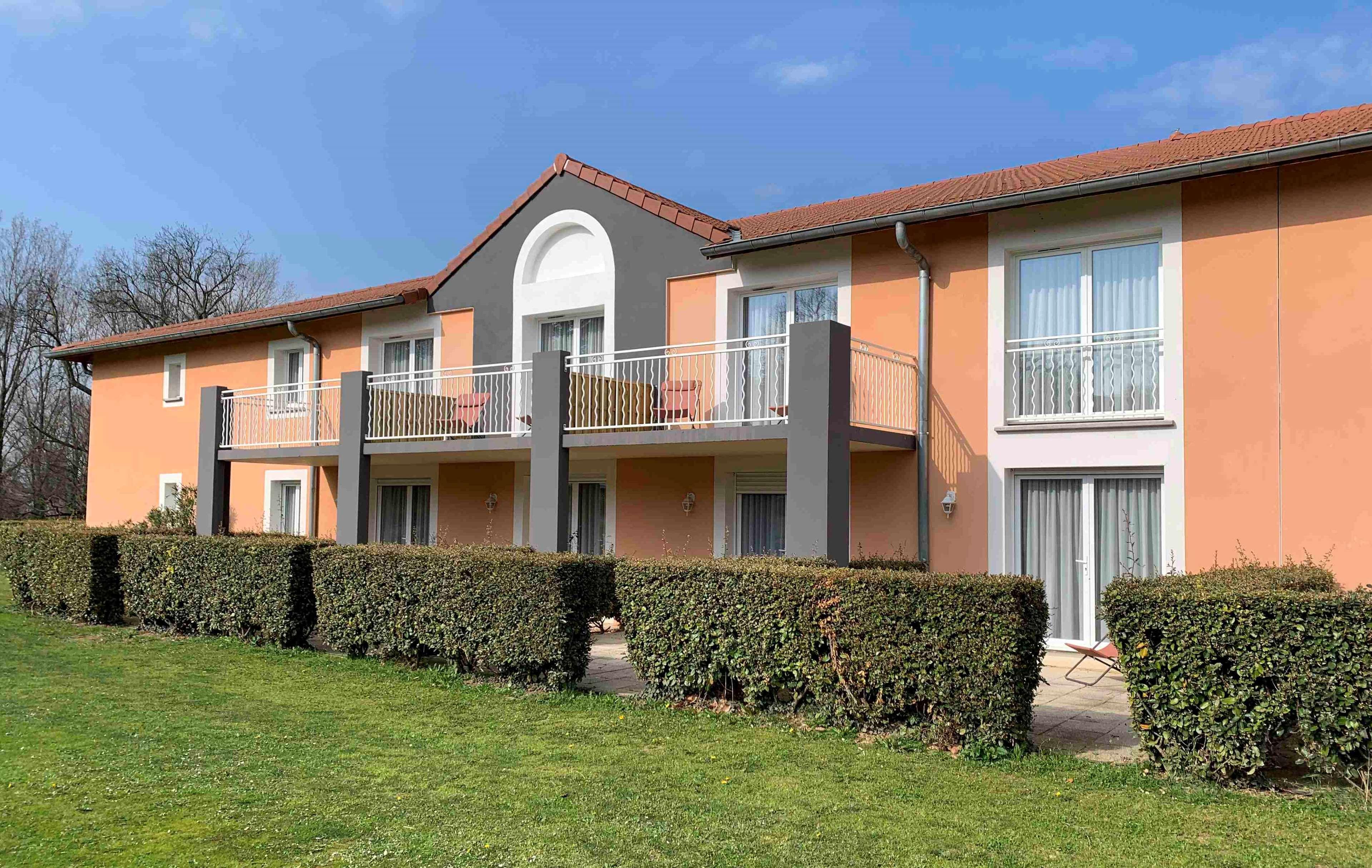 Best Western Golf D'Albon Екстериор снимка