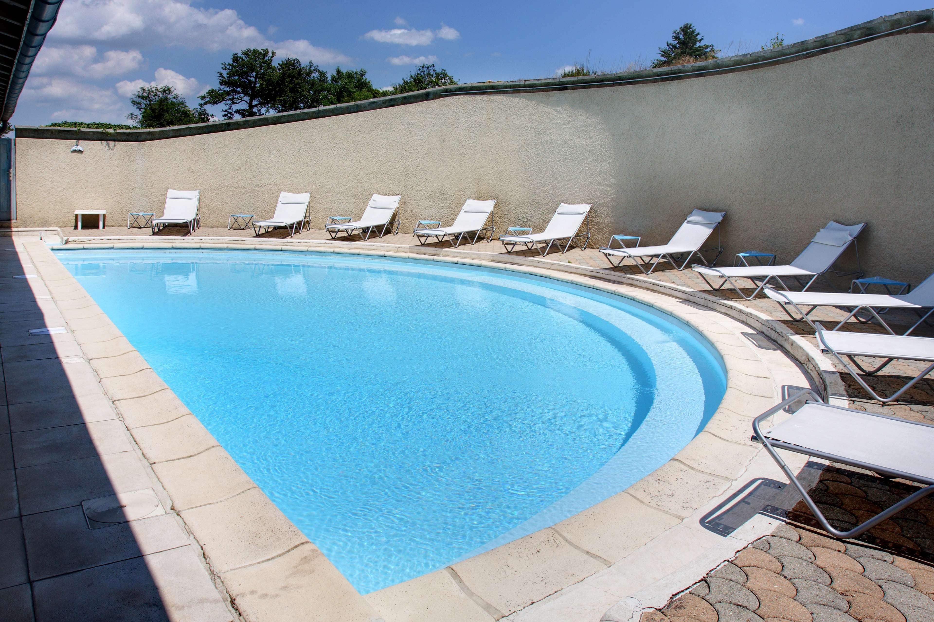 Best Western Golf D'Albon Екстериор снимка