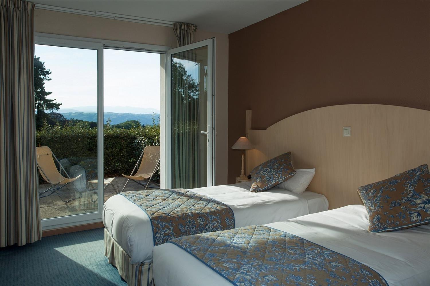 Best Western Golf D'Albon Екстериор снимка