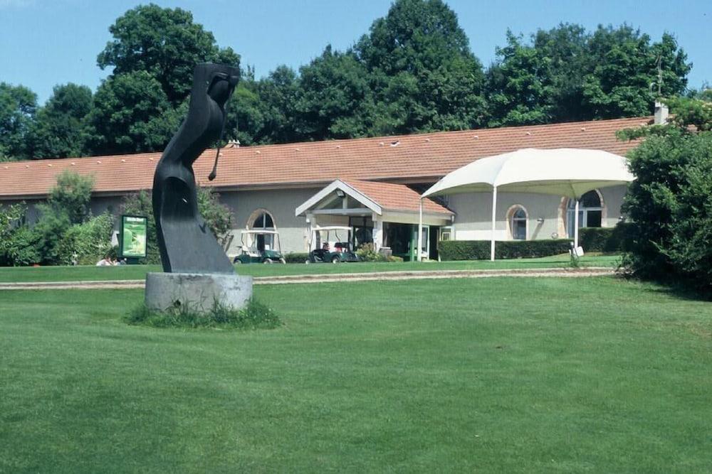 Best Western Golf D'Albon Екстериор снимка