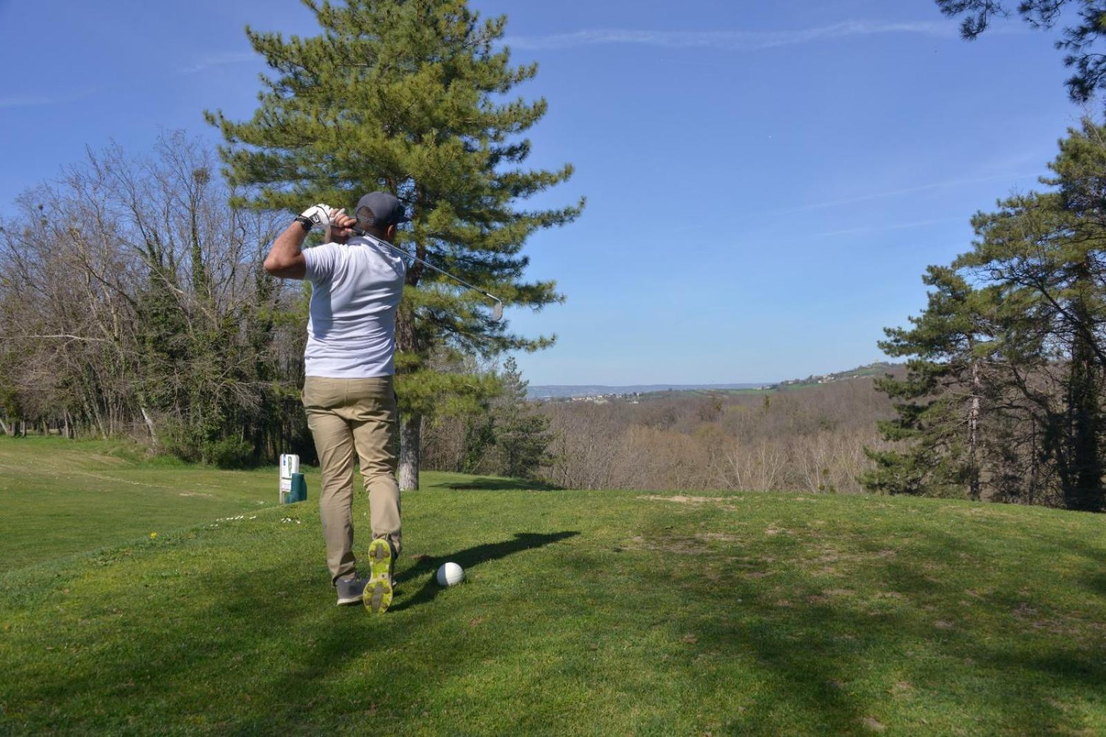 Best Western Golf D'Albon Екстериор снимка