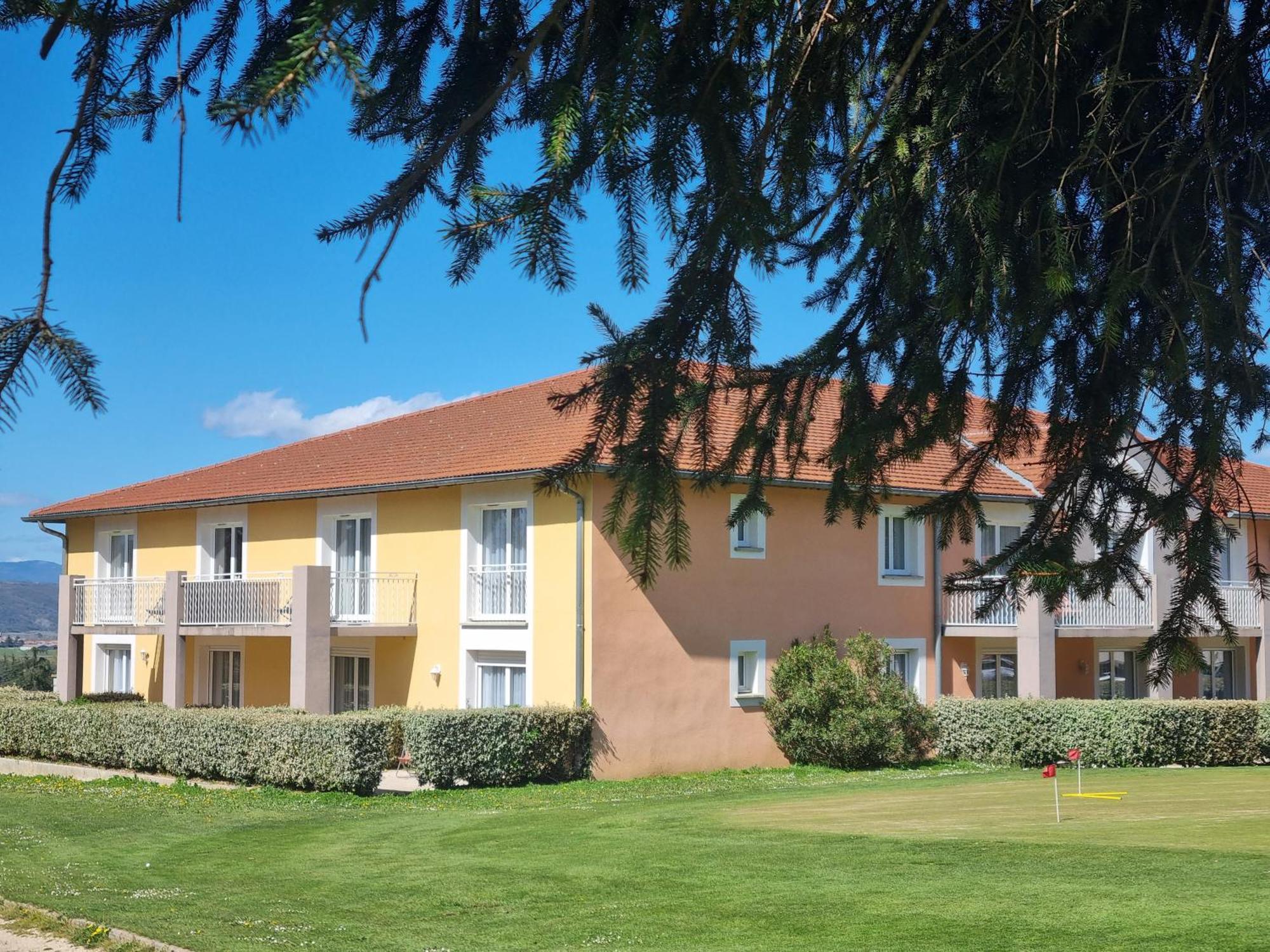 Best Western Golf D'Albon Екстериор снимка