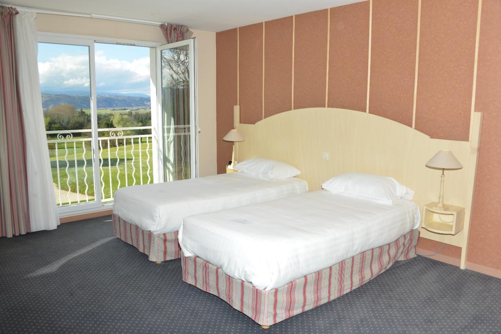 Best Western Golf D'Albon Екстериор снимка