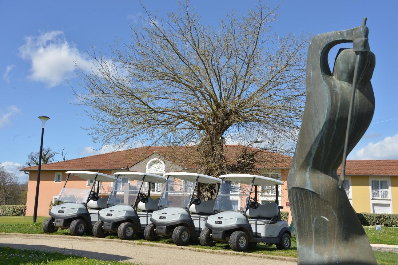 Best Western Golf D'Albon Екстериор снимка