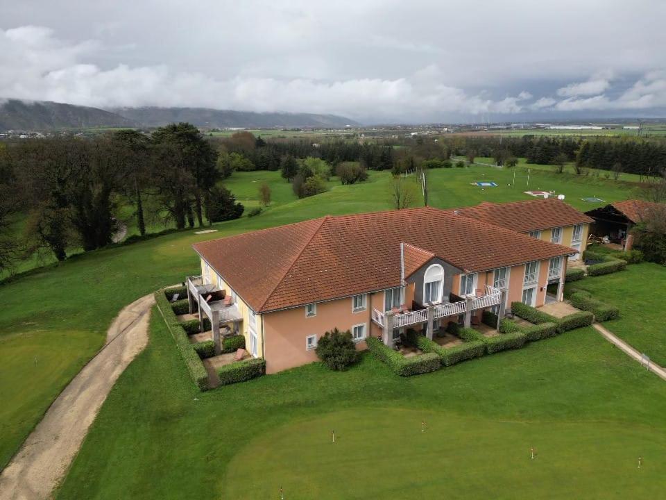 Best Western Golf D'Albon Екстериор снимка