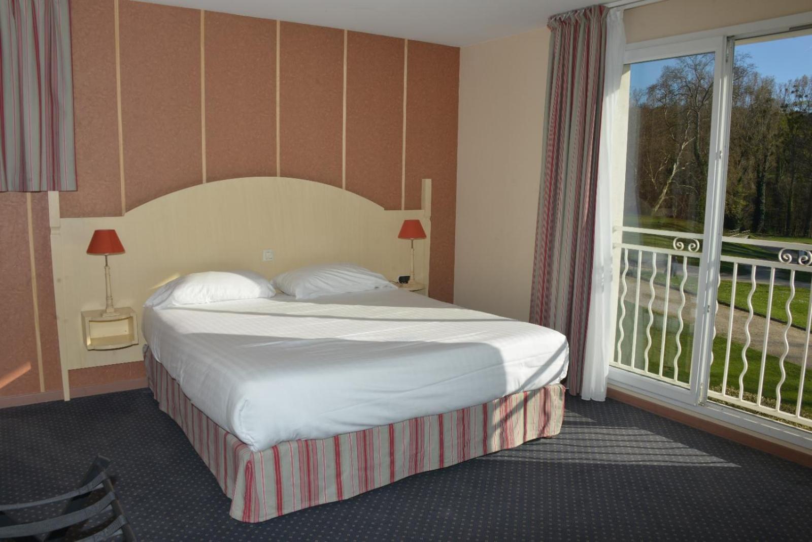 Best Western Golf D'Albon Екстериор снимка