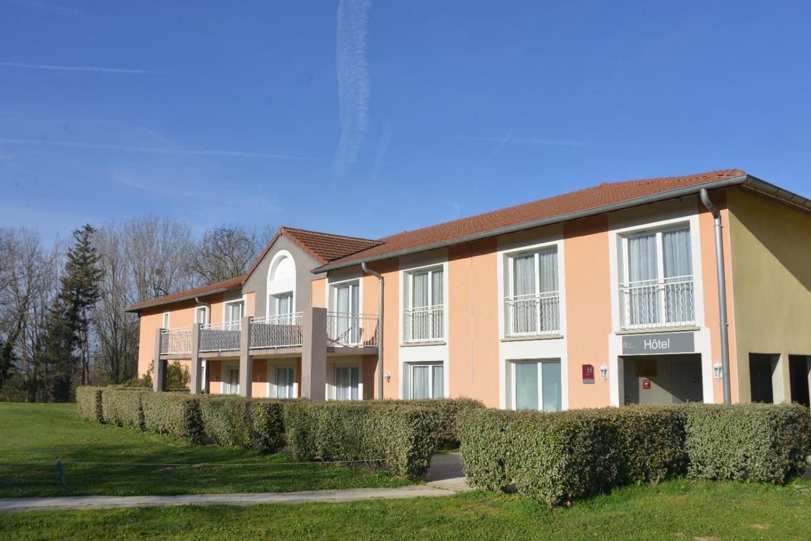 Best Western Golf D'Albon Екстериор снимка