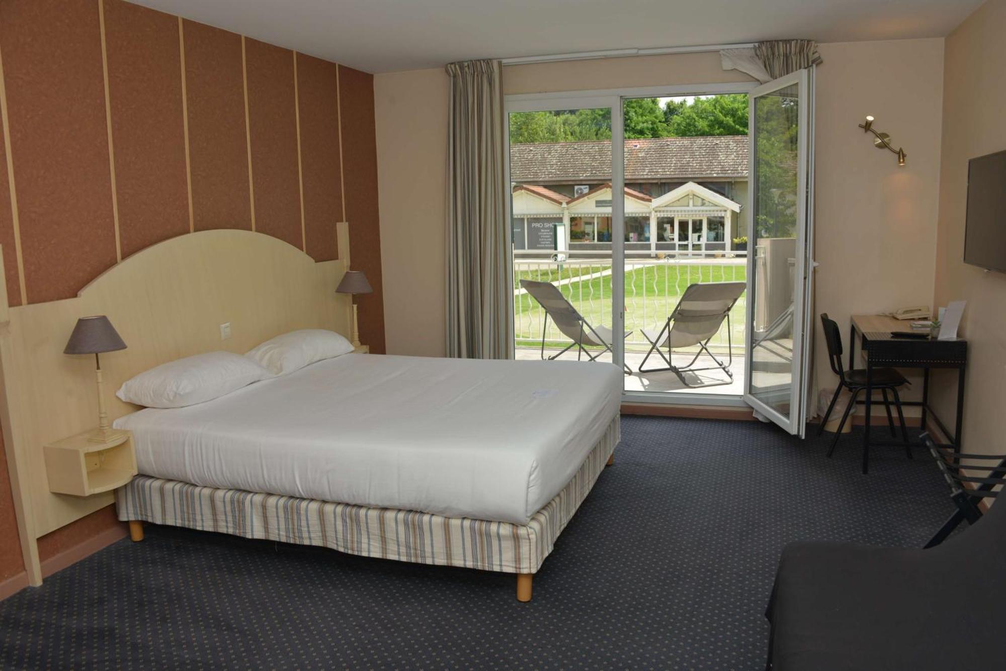Best Western Golf D'Albon Екстериор снимка