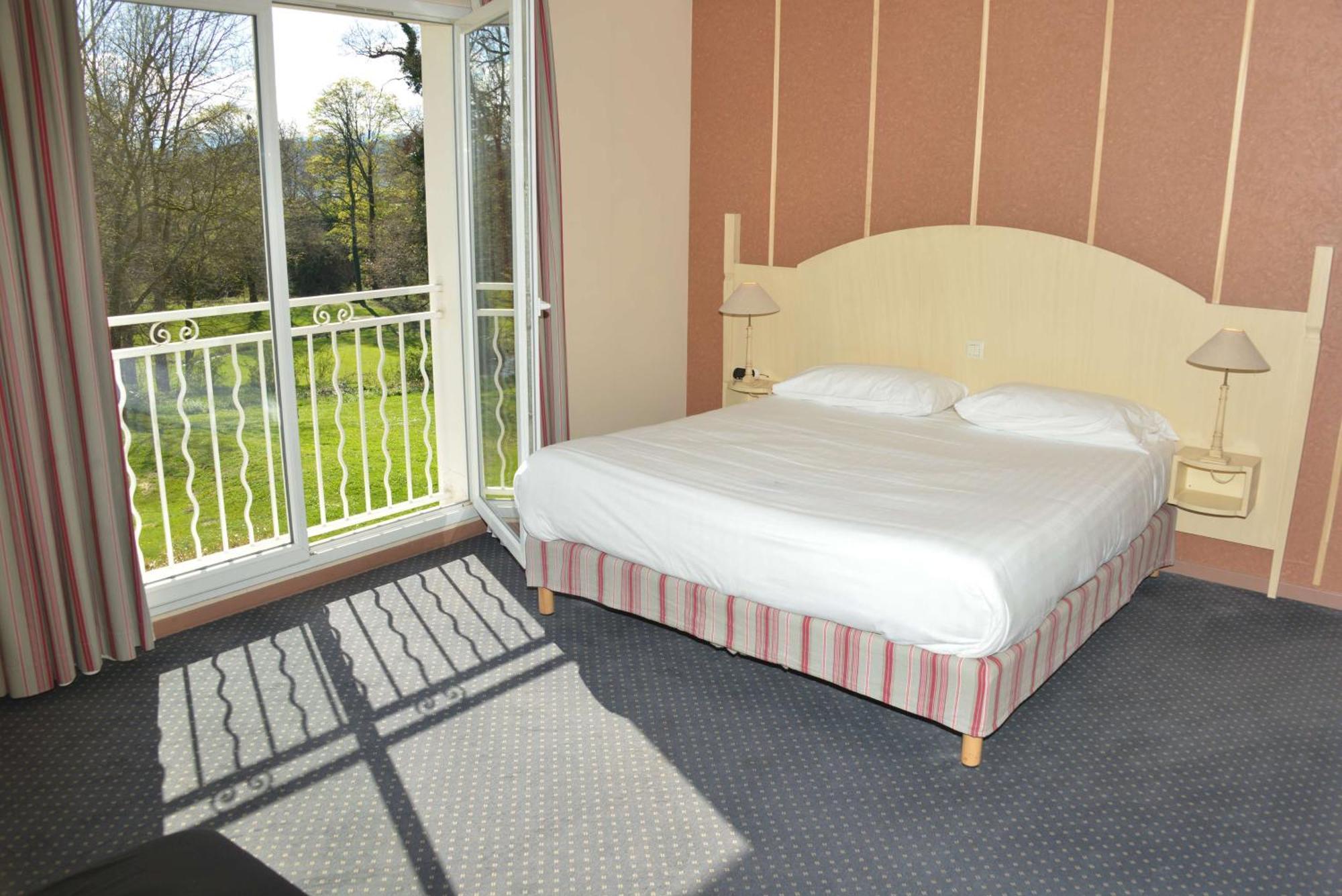 Best Western Golf D'Albon Екстериор снимка