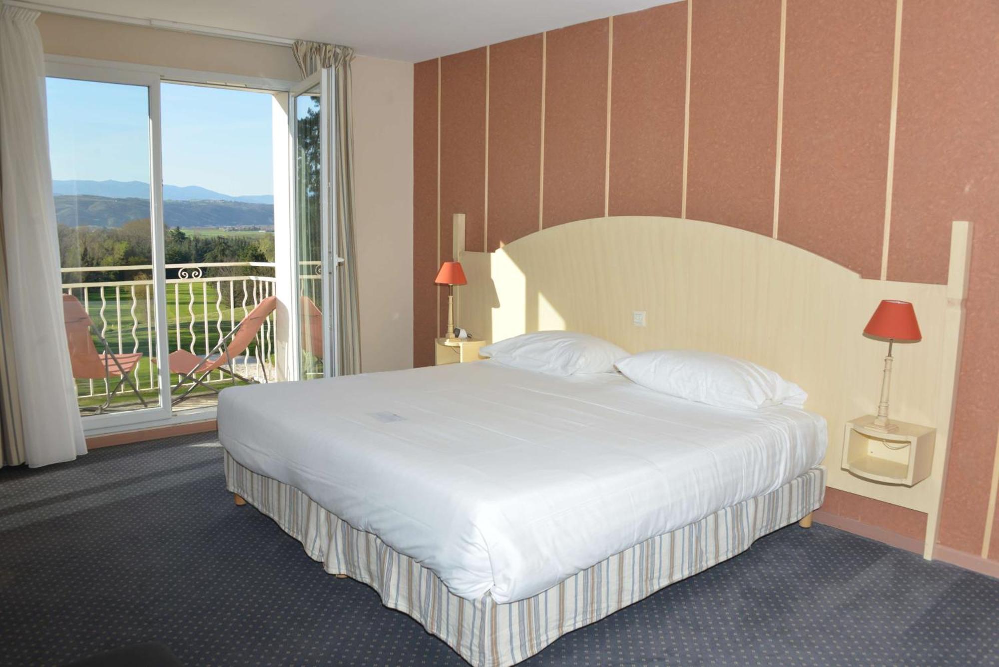 Best Western Golf D'Albon Екстериор снимка