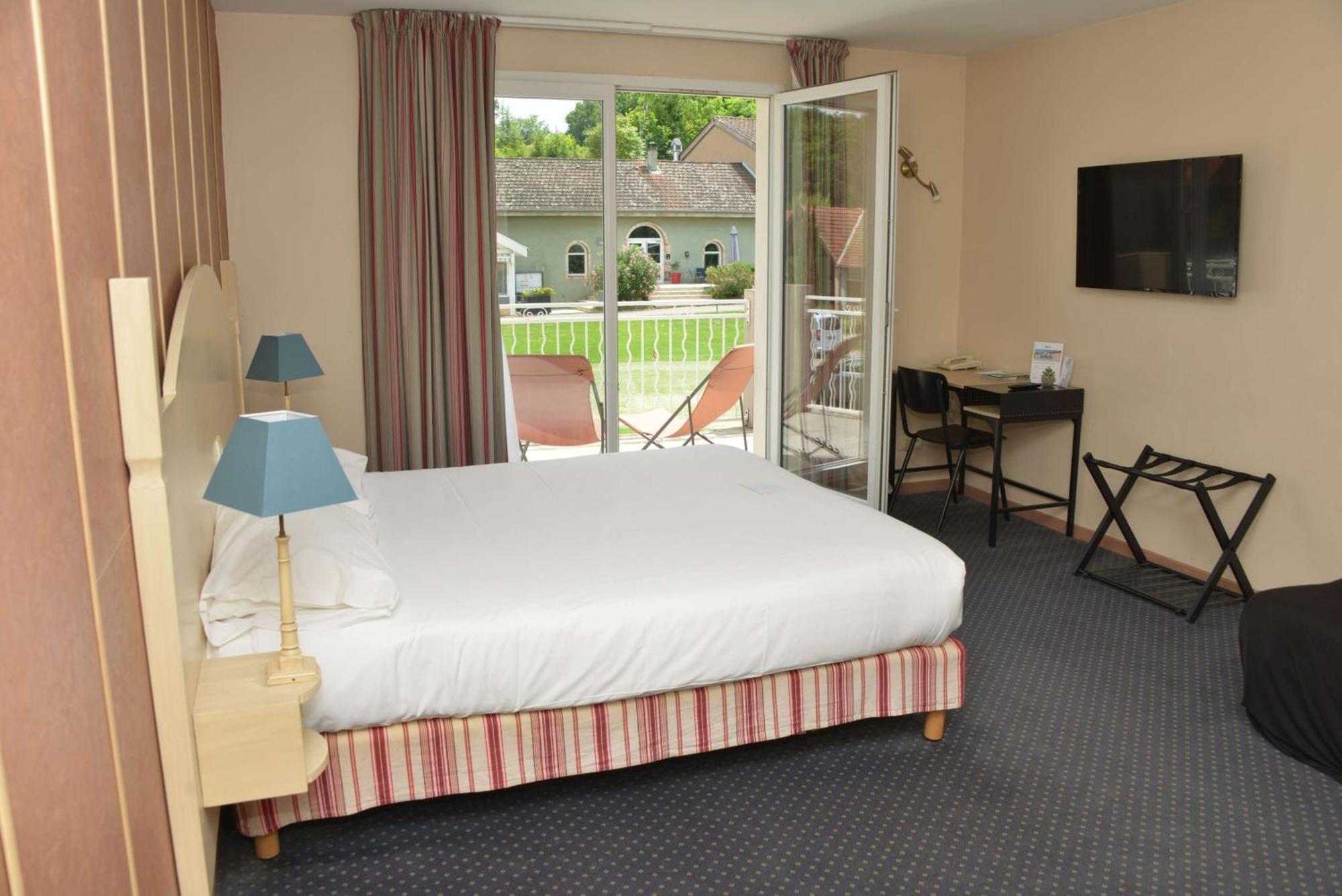 Best Western Golf D'Albon Екстериор снимка