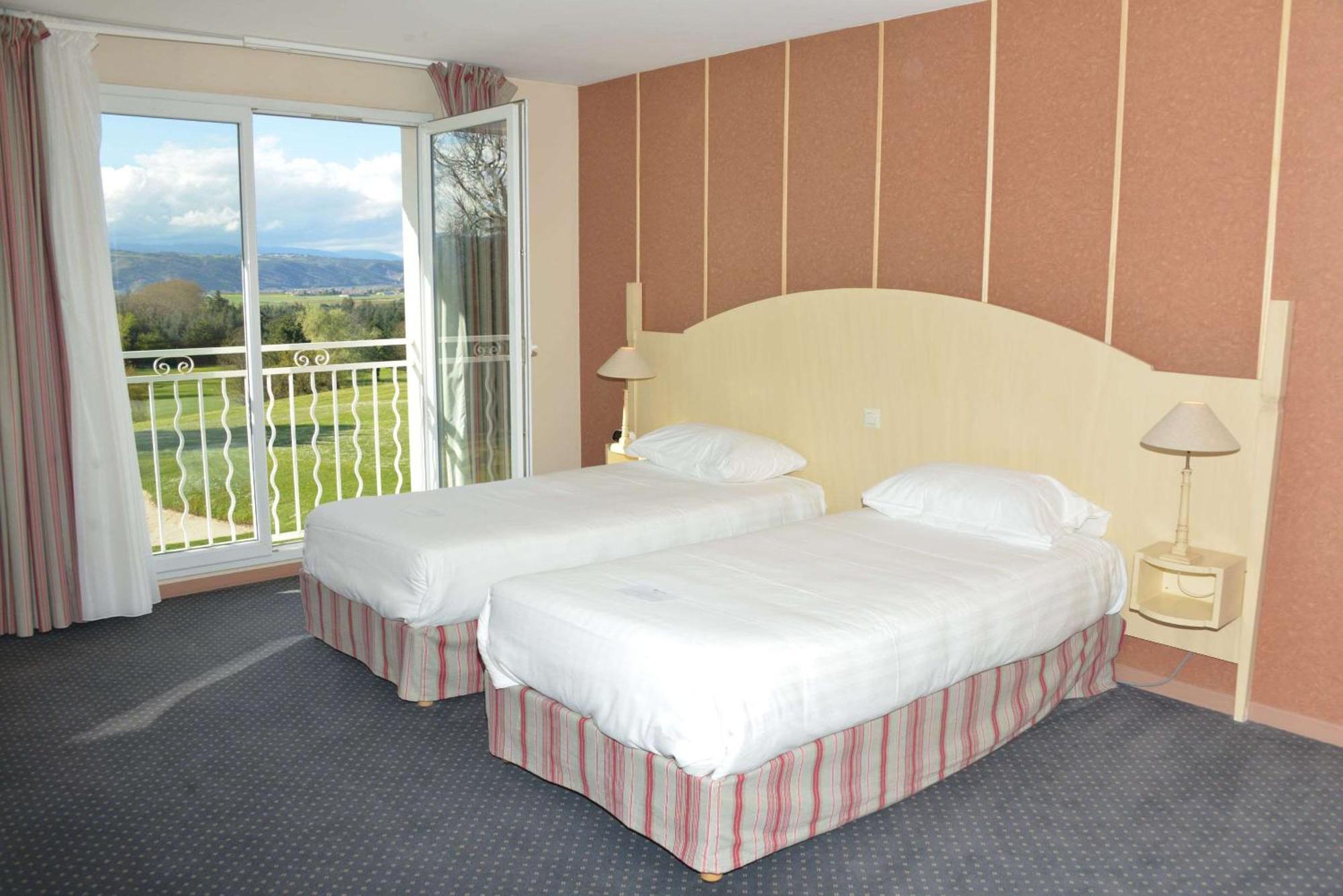 Best Western Golf D'Albon Екстериор снимка