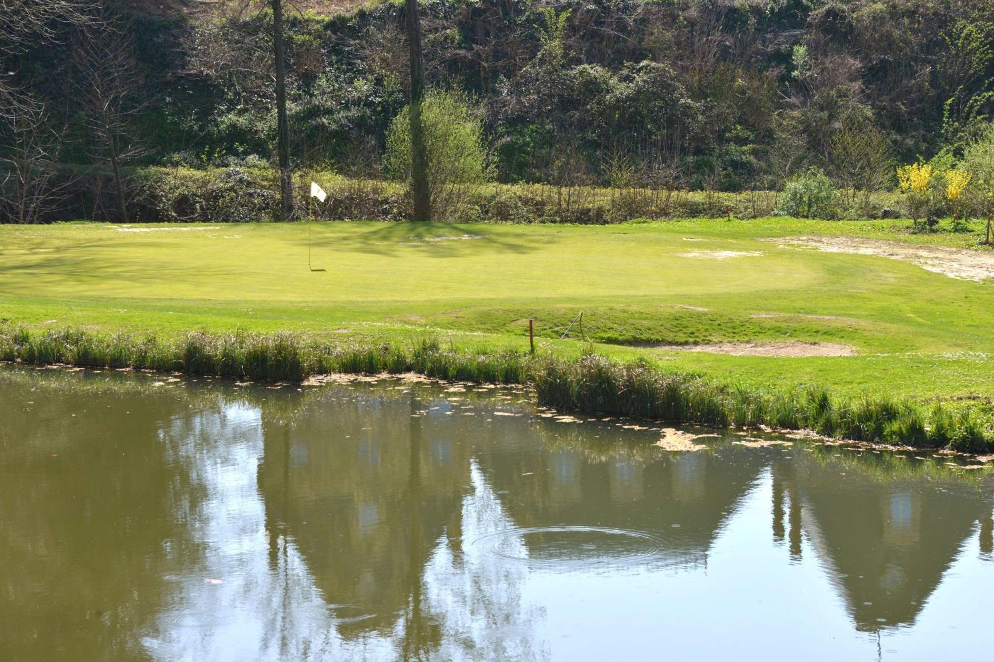 Best Western Golf D'Albon Екстериор снимка